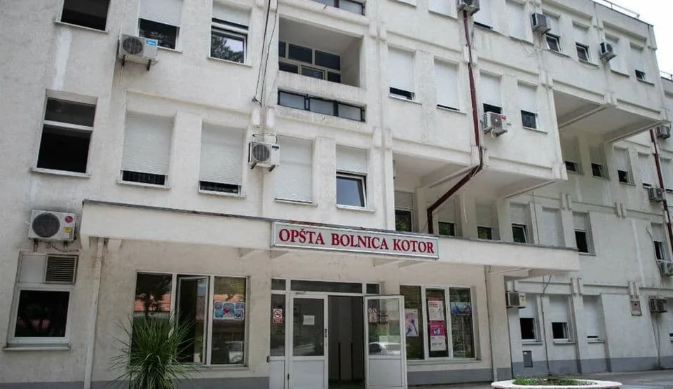 Napad na ljekare u kotorskoj bolnici: Povrijeđen hirurg, infektolog držan zarobljen