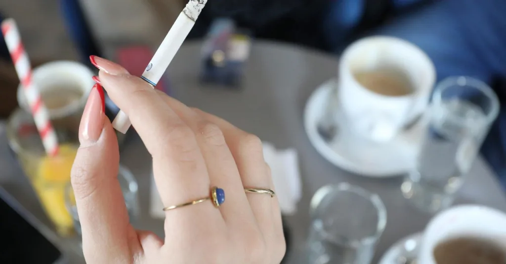 Evo kako brzo i jednostavno neutralisati miris duvanskog dima u domu