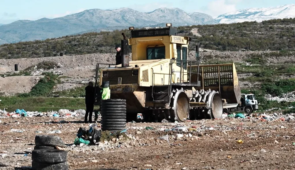 (VIDEO) Božović: Zbog blokade puta ka preduzeću “Deponija” ugroženo održivo upravljanje otpadom