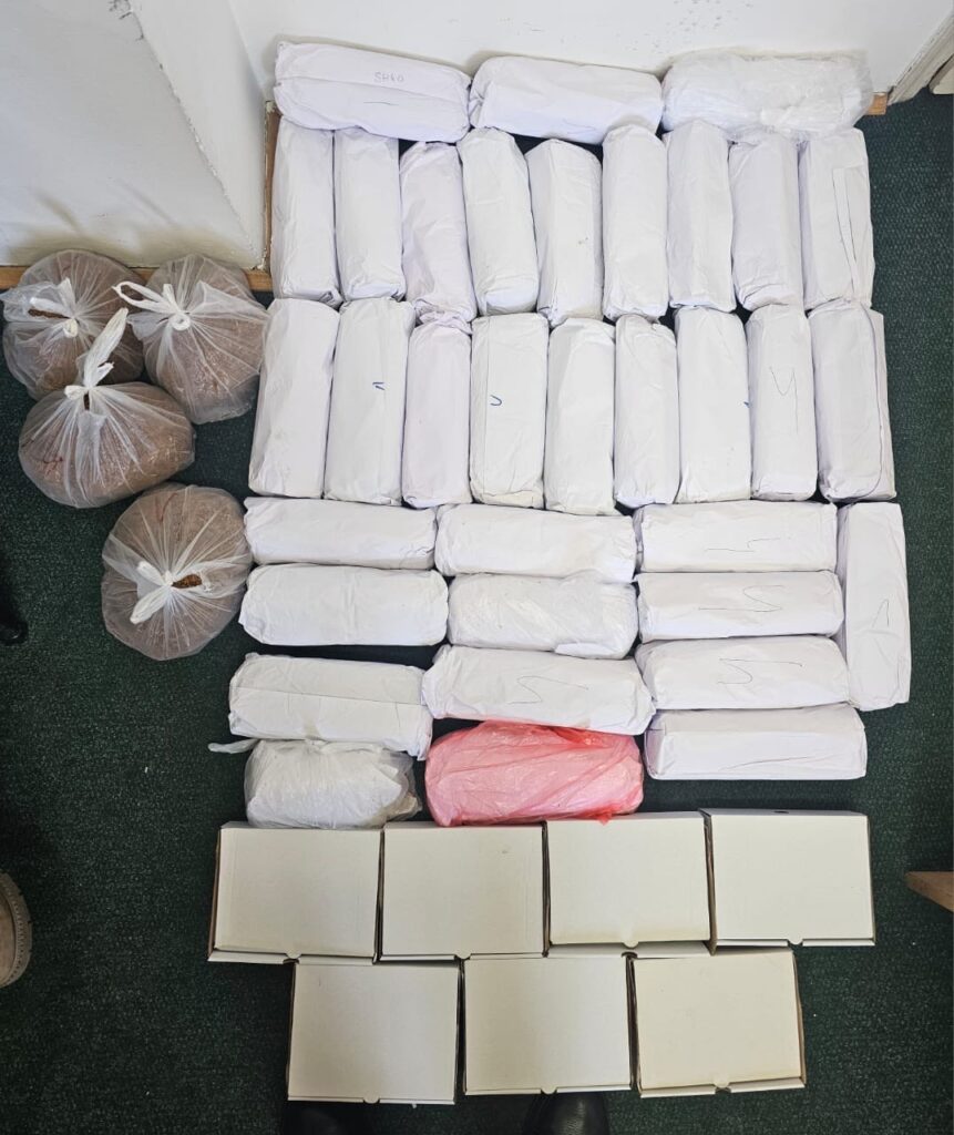 Nikšić: Oduzeto 25 kg duvana i cigarete, podnesena krivična prijava