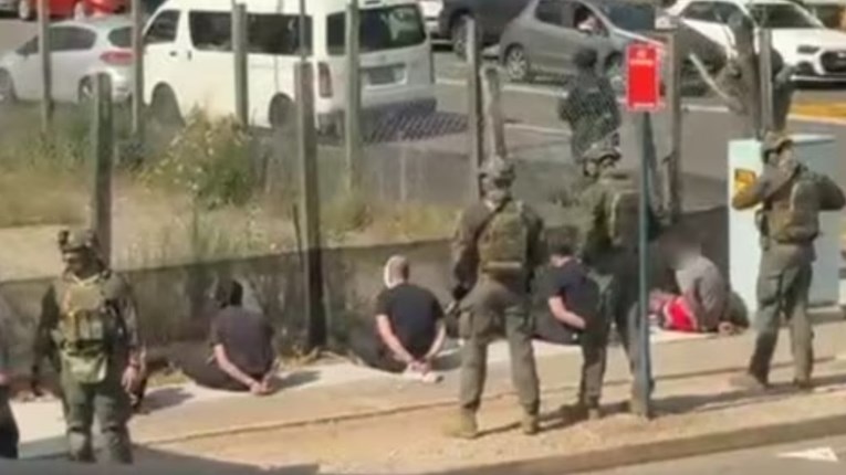 Dramatične scene u Sidneju, privedeno sedam muškaraca: “Išli su prema plaži Bondi”