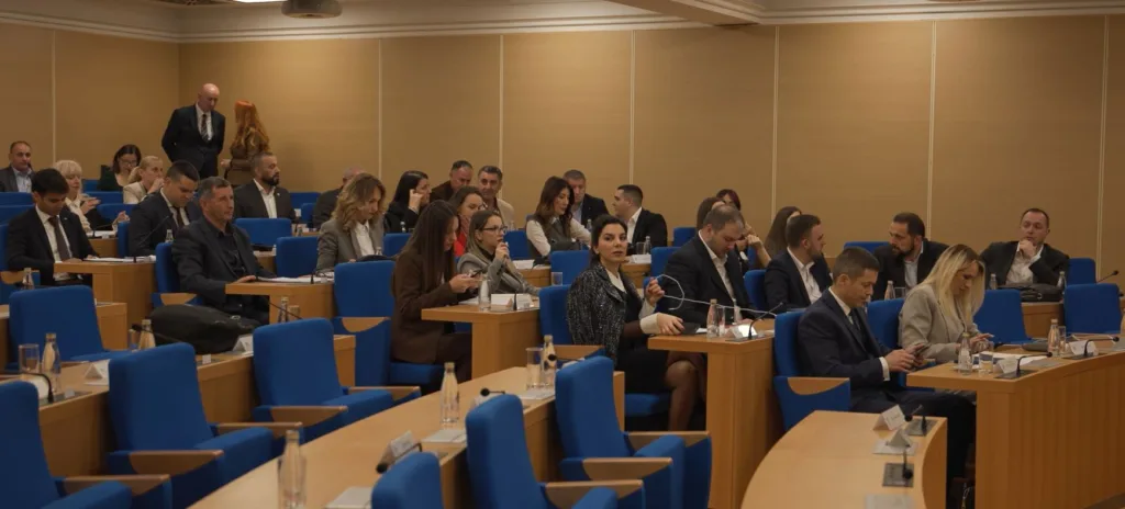 (VIDEO) Sagovornici RTV Podgorica saglasni: Odluke Skupštine Glavnog grada pokazale rijetko jedinstvo vlasti i opozicije