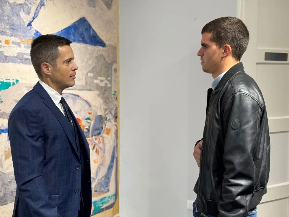 Mujović primio mladića koji je spasio djevojku: Podgorica cijeni istinske heroje