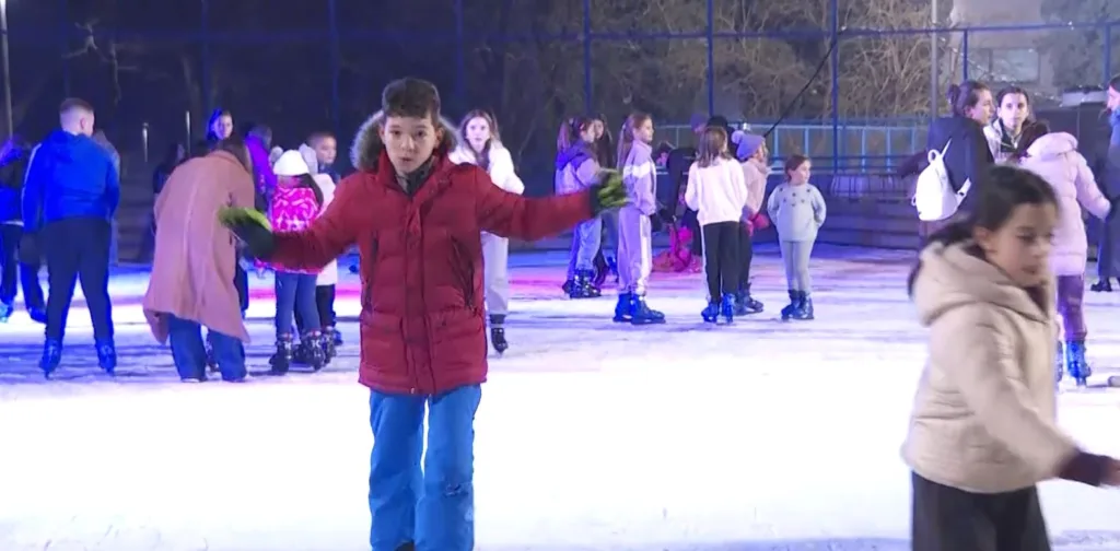 (VIDEO) Podgoričko klizalište otvoreno do polovine februara