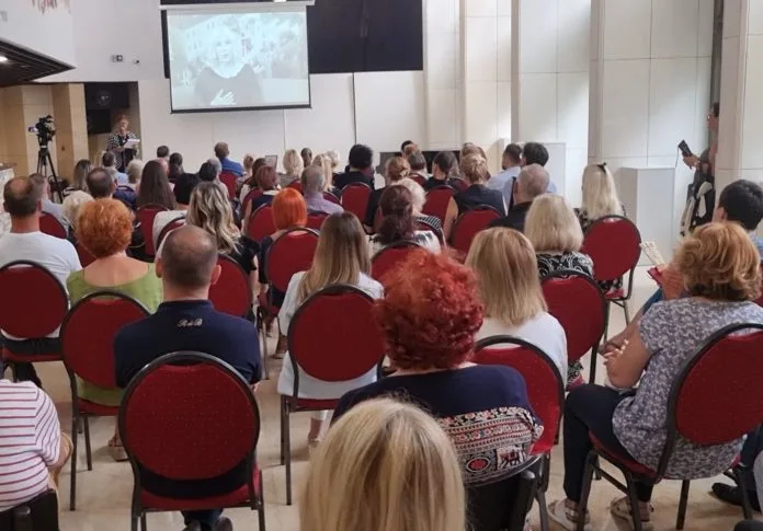 Porodica, prijatelji i kolege oprostili se od Ksenije Matović: Do viđenja, druže!