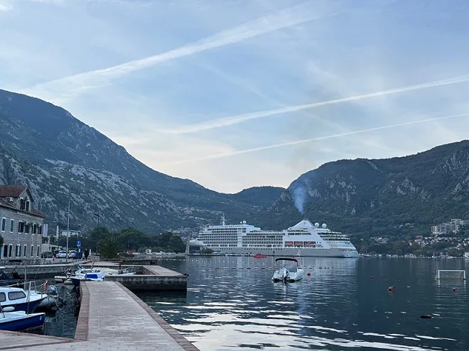 U kotorskoj luci tri broda