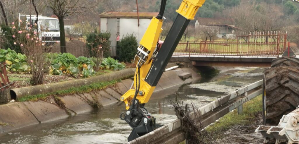 (VIDEO) Počelo je čišćenje kanala Mareze: Angažovane ekipe  “Deponije” i “Zelenila”