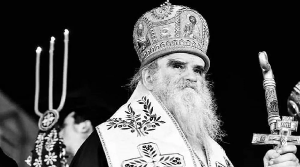 Milatović posthumno dodijelio najviši državni orden mitropolitu Amfilohiju