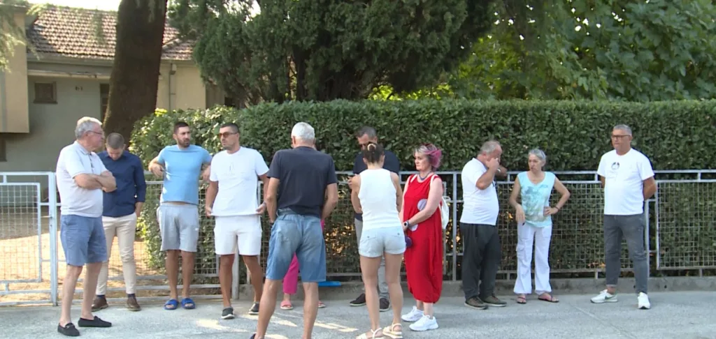 Stanari Beogradske ulice organizovali protest: Nezadovoljni gradnjom višespratnice