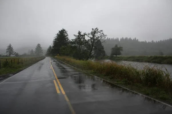 Mokri kolovozi i mjestimično smanjena vidljivost
