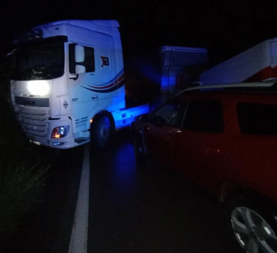 Jedna osoba poginula a tri povrijeđene u sudaru kamiona i automobila kod Petrovca