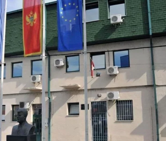 Slobodna Crna Gora: Pojedinci iz DPS-a nisu naučili da politička borba pripada argumentima, a ne fizičkim obračunima