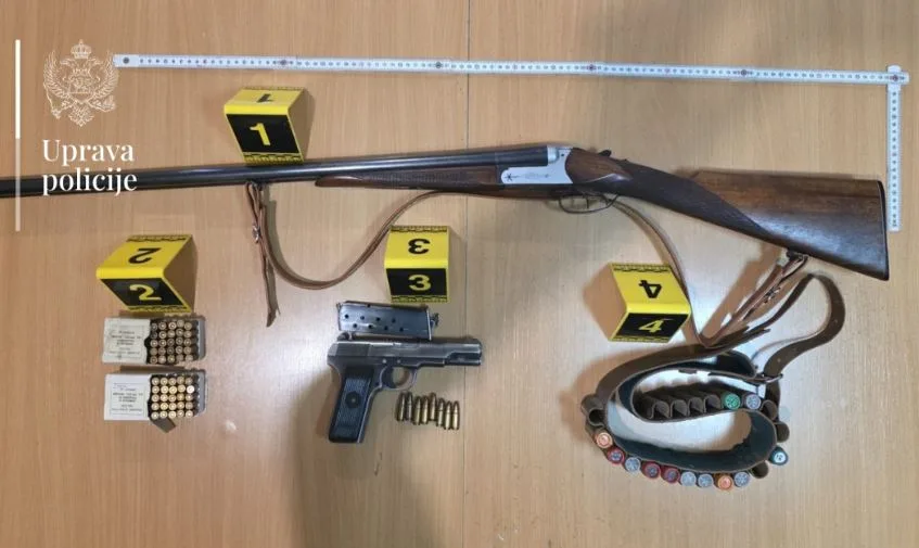 Pretresom u Bijelom Polju oduzeti pištolj, puška i municija