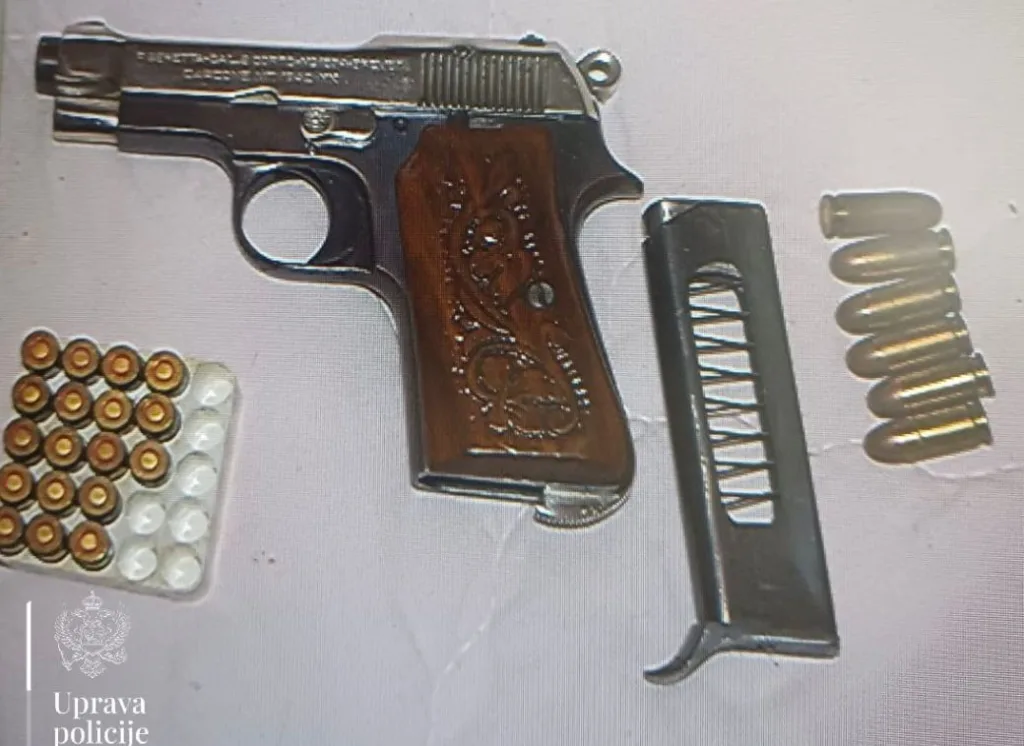 Pojačane kontrole policije u Baru: Od operativno interesantnog lica oduzet pištolj