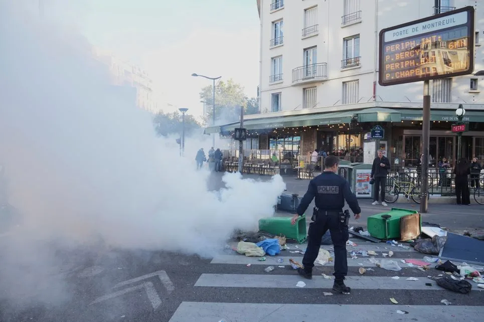 Haos na ulicama Francuske: Policija razbija blokade, najmanje 83 osobe uhapšene