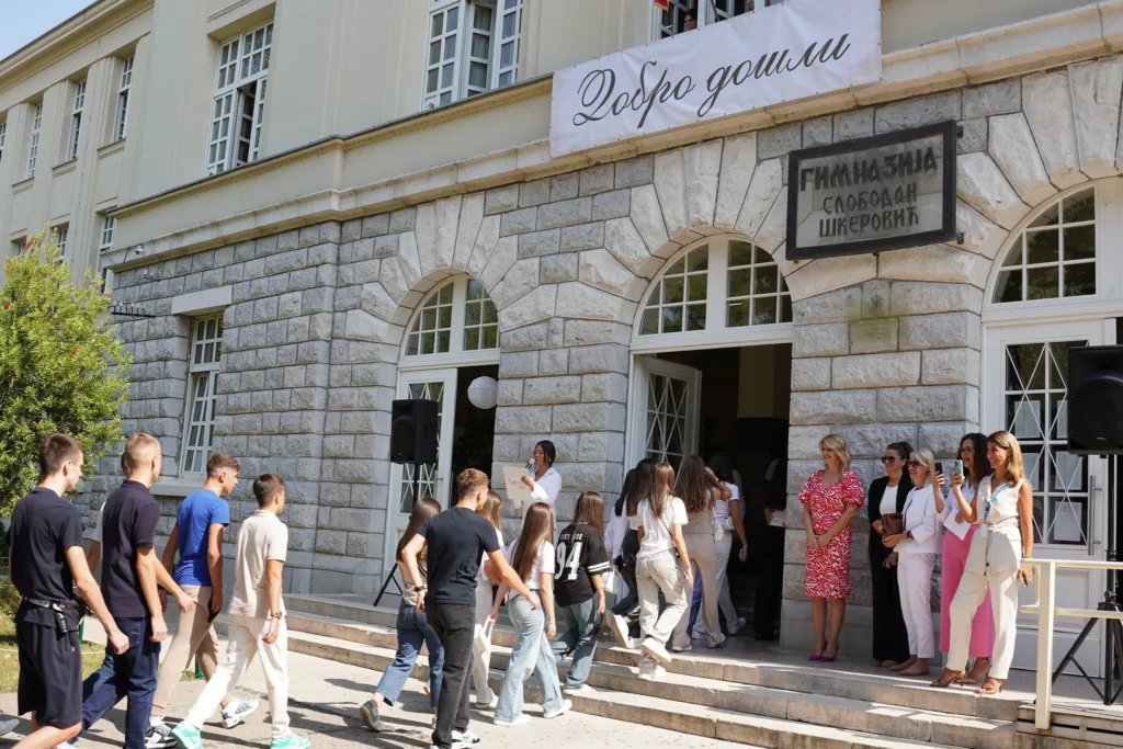 “Zaštitare odmah vratiti u škole – bezbjednost djece nije tema za čekanje”