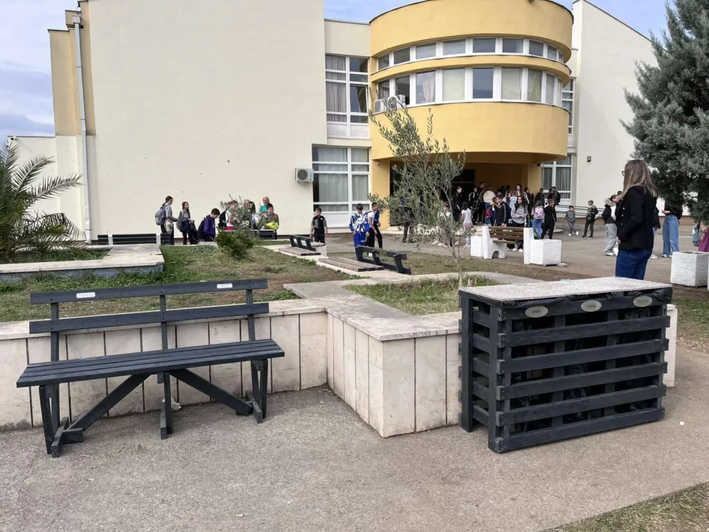 Uručena oprema JU OŠ „Njegoš“