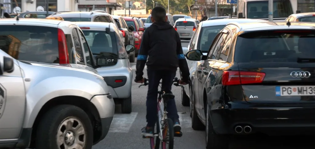 Saobraćajni haos na Starom aerodromu svakodnevica; Mještani kažu – ovdje pauk ne zalazi