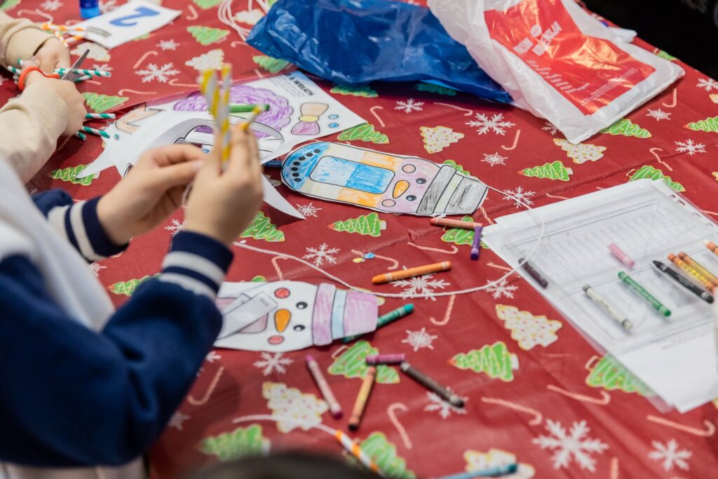 Novogodišnje razigrarije u subotu: tematske igre i praznična radionica za mališane