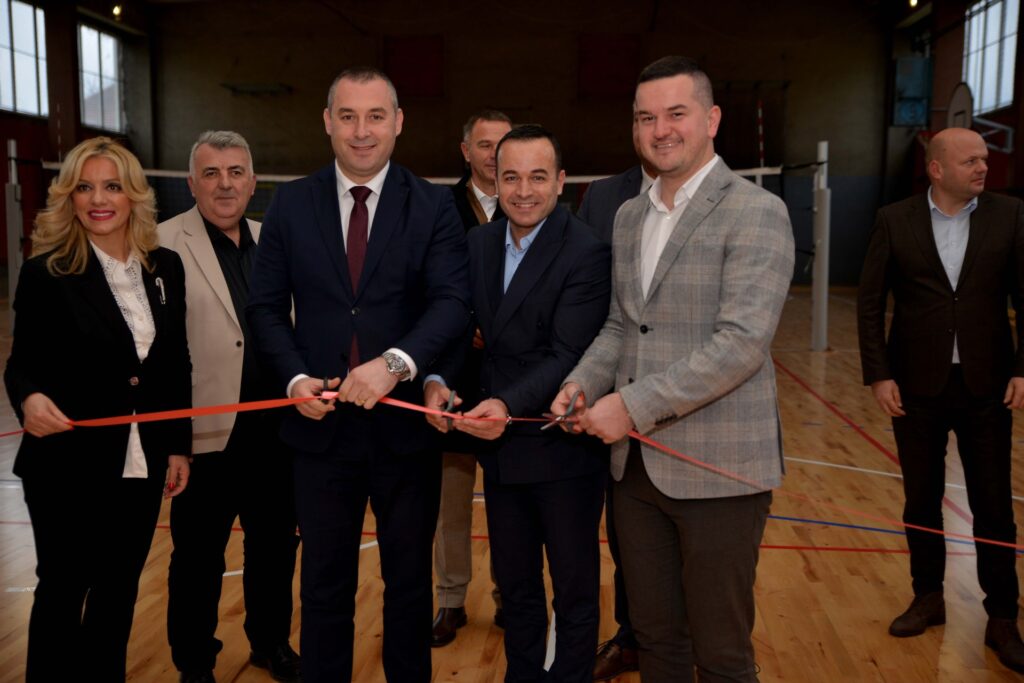 Šćekić: Rekonstrukcijom sale stvoreni bolji uslovi za bavljenje sportom