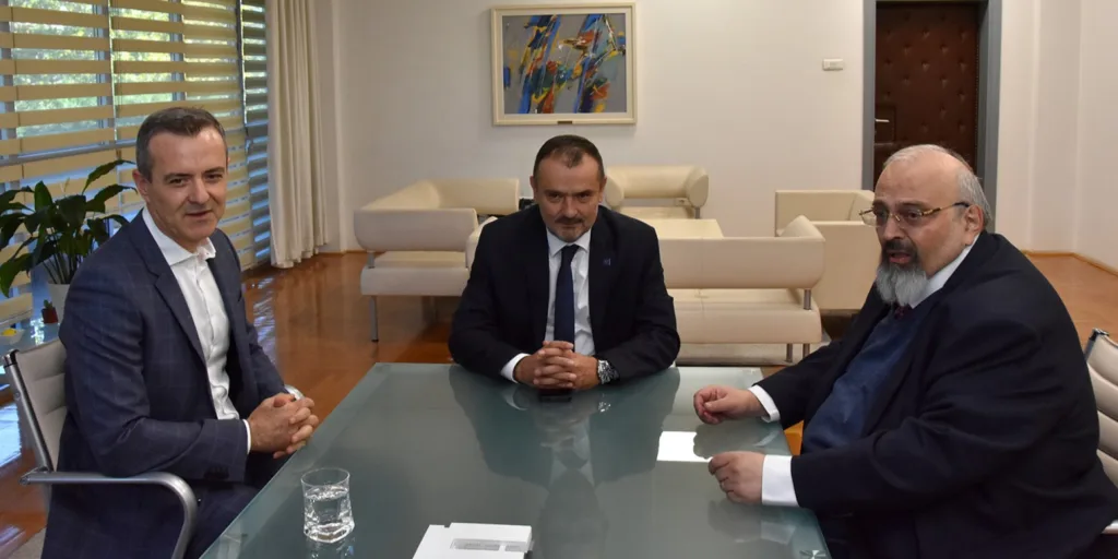 Profesor Sergej Boljević posjetio UCG: Predstavio rad na vakcini protiv kancera