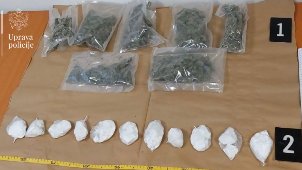 Oduzeto preko kilogram narkotika, četiri komada oružja i preko 50 komada municije