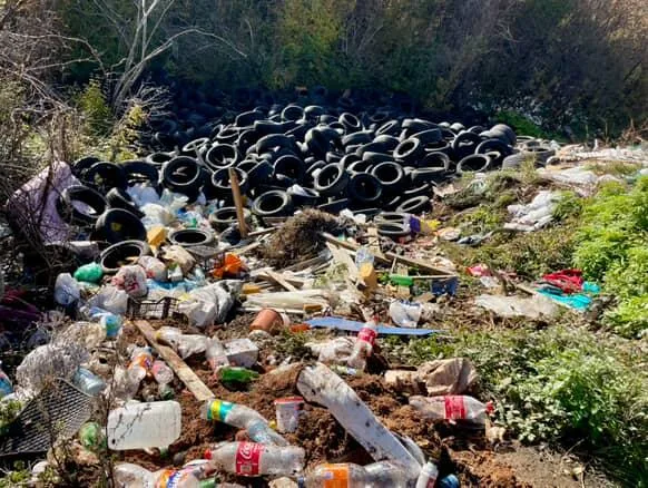 Nikšić: Divlja deponija u Gornjem Polju, građani apeluju da se hitno ukloni