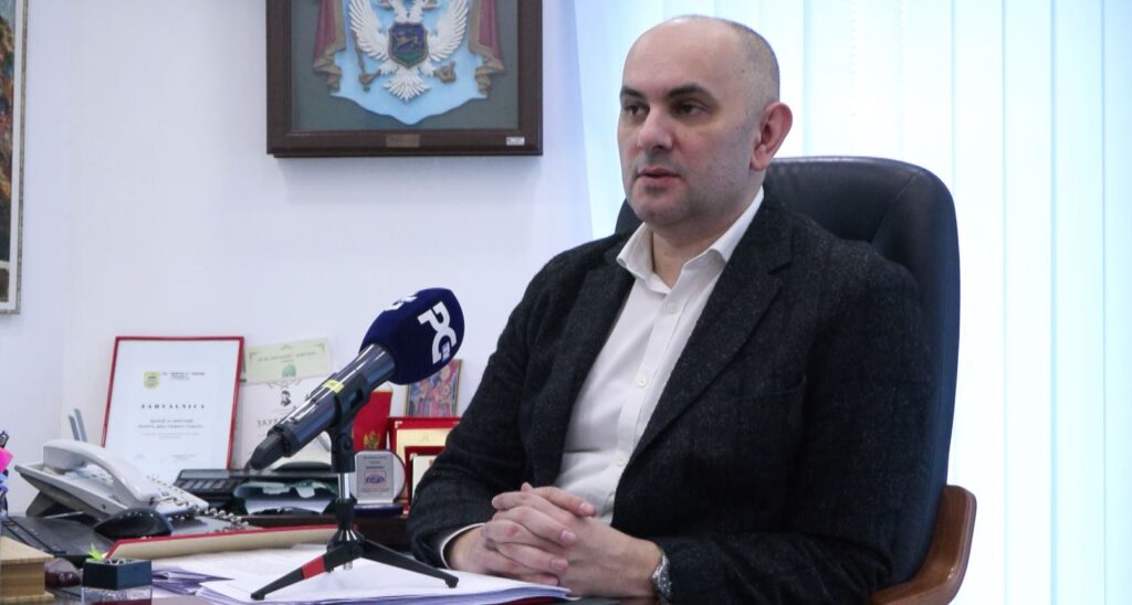 Tomović: Realizovani brojni projekti na unapređenju stambenog fonda i uređenja javnih površina