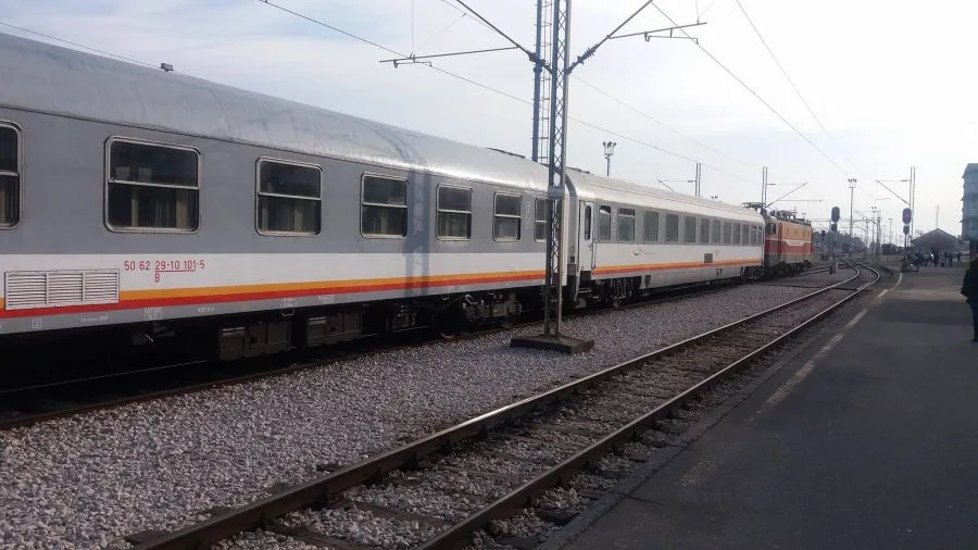 Voz se pokvario u tunelu Sozina, putnici čekali rezervnu lokomotivu