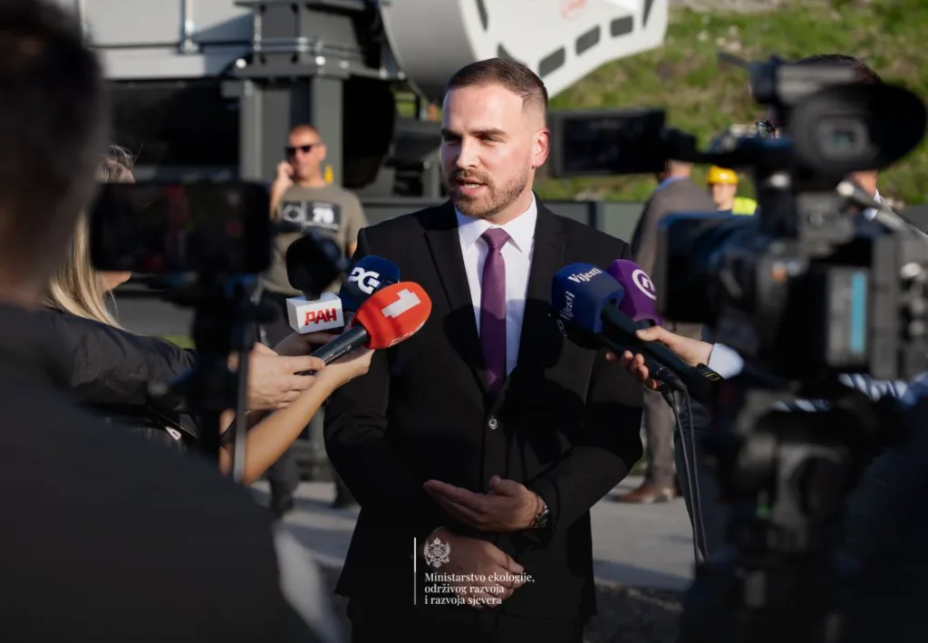 Dabetić: Puštanje u rad specijalizovane mašine za tretman guma važan korak ka održivom upravljanju otpadom